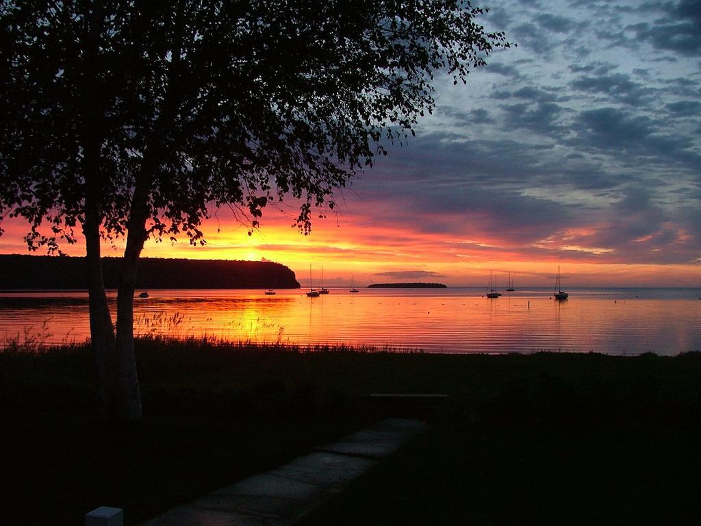 Edgewater Resort Ephraim Bagian luar foto